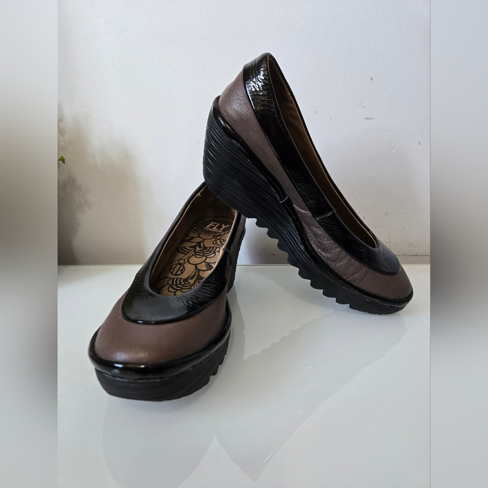 FLY LONDON  Black and Brown Wedge Comfort Shoes. Size 39 (8.5 US)
